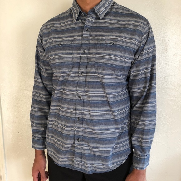Men's Eddie Bauer Classic Fit Button Down Shirt - Picture 1 of 3